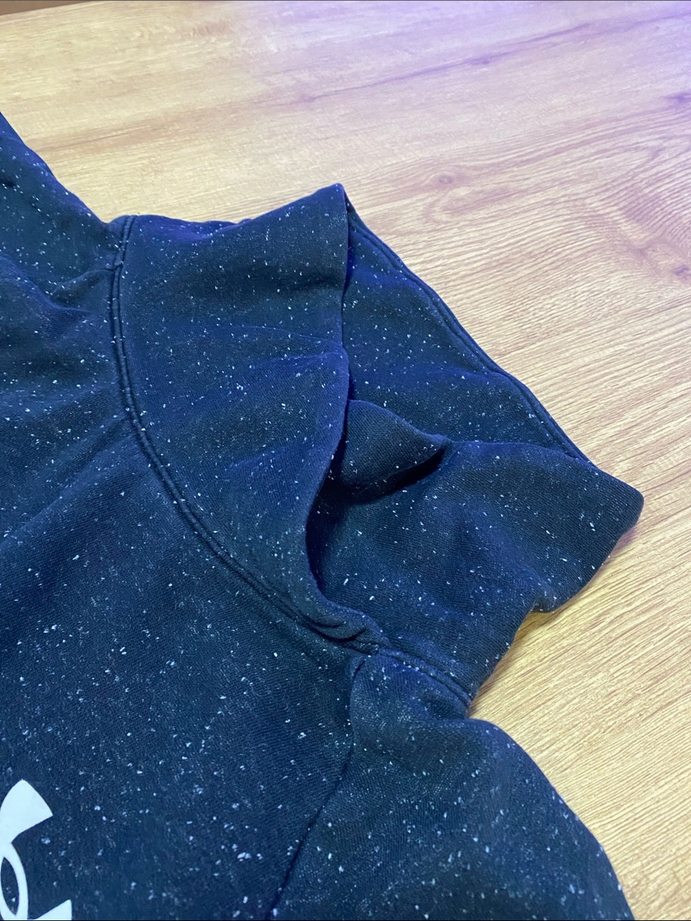 Under Armour Black Speckle Pullover Hoodie with Logo - Picture 3 of 10